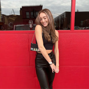 Meet your Posher, Lauren